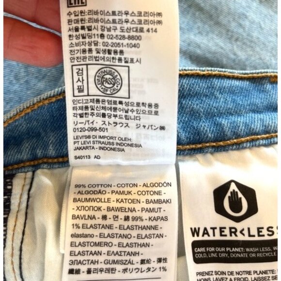 Levi’s Light Wash Wedge Fit Ankle Women’s Button Fly Jeans Size 26 Casual - Picture 13 of 16